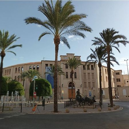 Estudio B Cerca De La Plaza De Toros 阿利坎特 外观 照片
